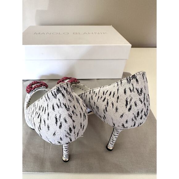 $1245 Manolo Blahnik Hangisi Jacquard White Black Red Toe Pump Sz 37 - Picture 6 of 8